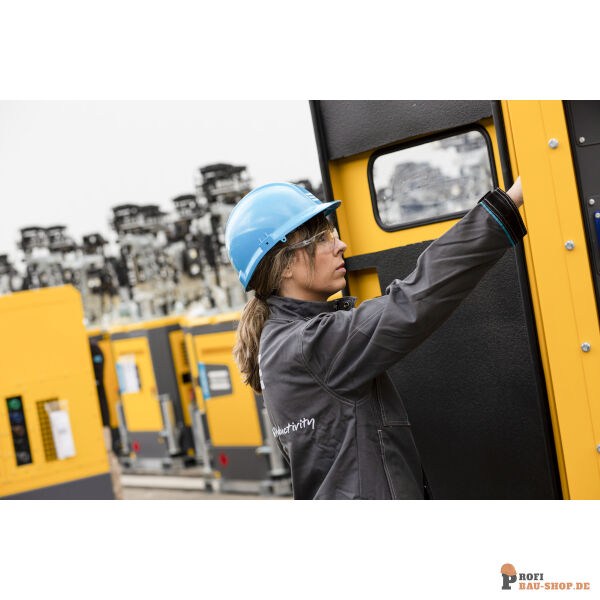 Atlas_Copco_AC173_6_engineer-working-light-tower-qas