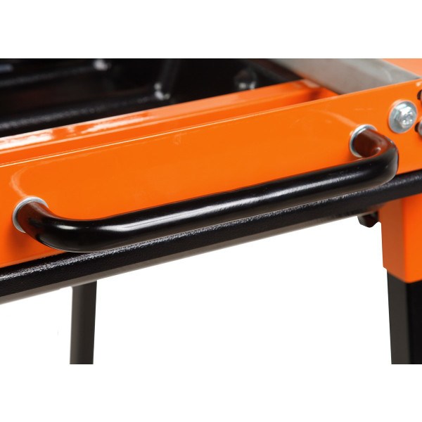 Goelz_GS350_Brückenkopfsäge_pb2_detail_handgriff